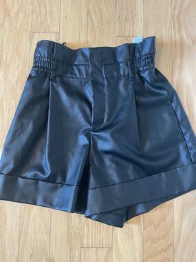 Zara Black Faux Leather High-Waist Paperbag Shorts size extra small